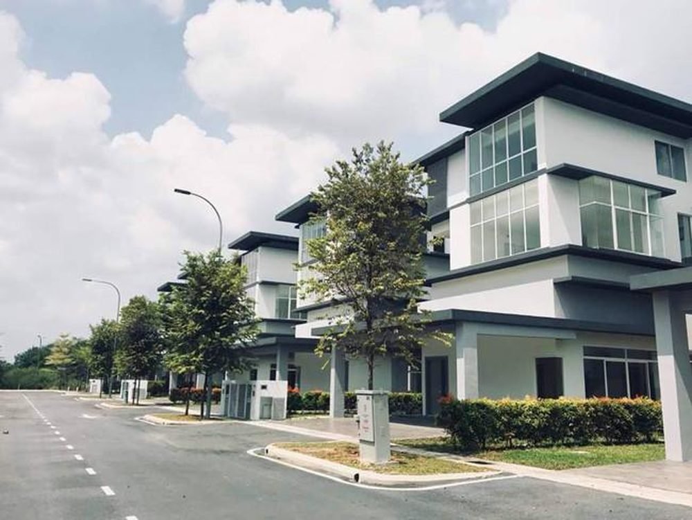 Garden Villa and Water Villa at Green Beverly Hills, completed bungalow homes